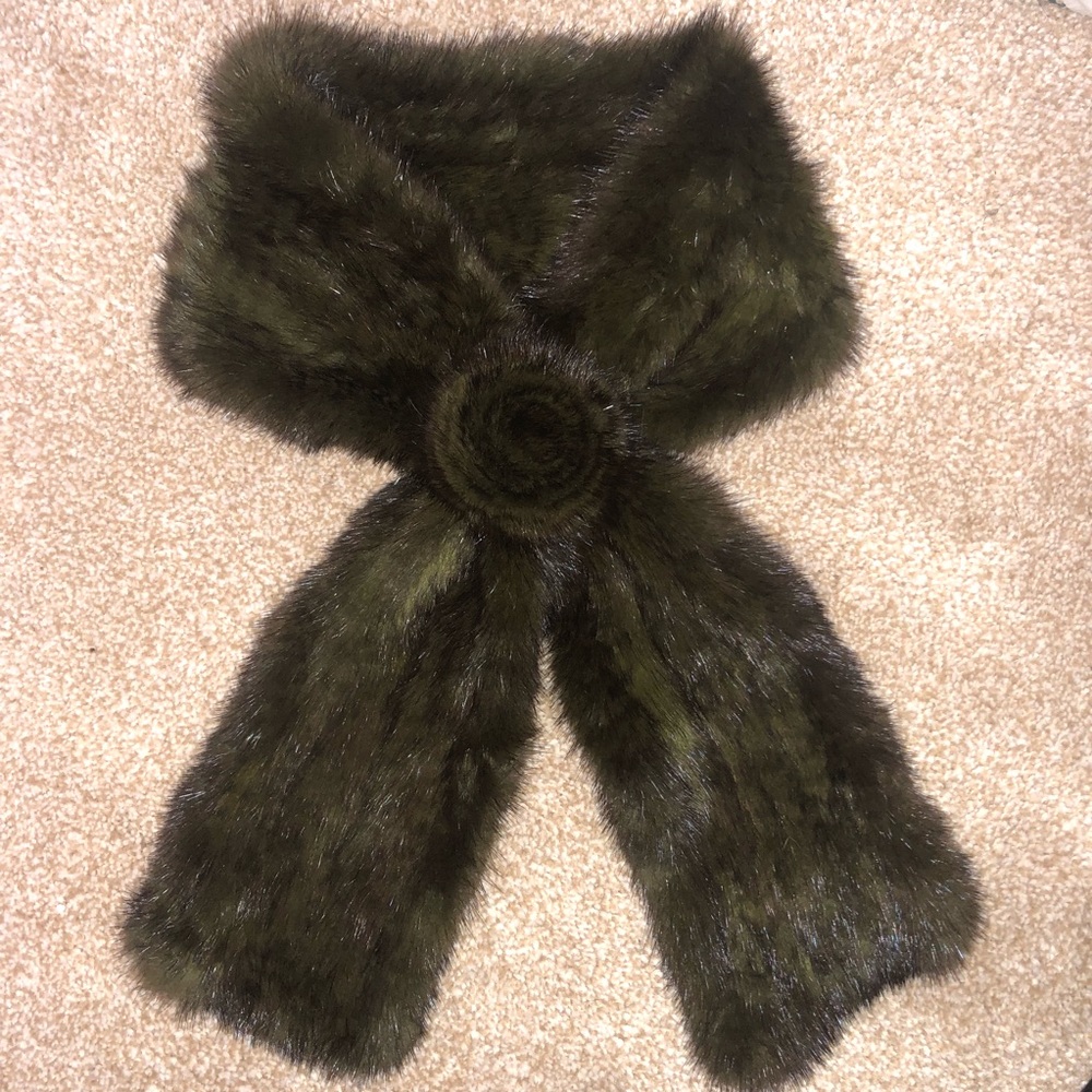 Mink Rosette Scarf / Muffler - Olive Green - NWOT